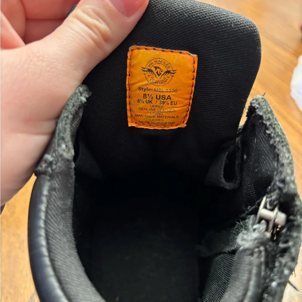 Women’s Milwaukee leather riding boots 8.5 - Picture 6 of 10